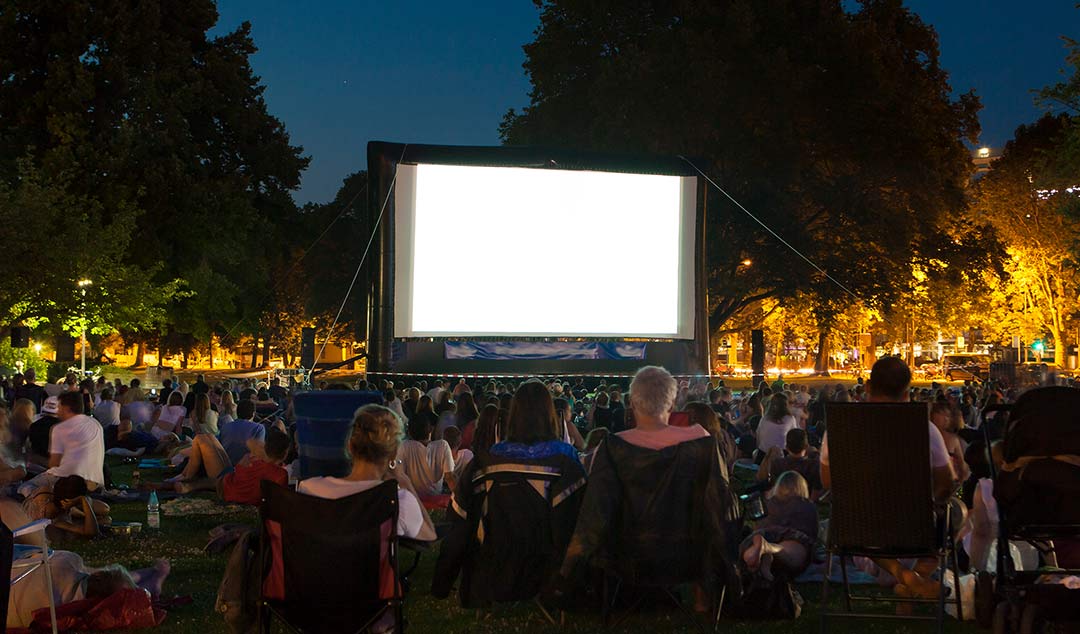 Cinéma en plein air Vénissieux Violences femmes info appelez le 3919, appel anonyme et gratuit